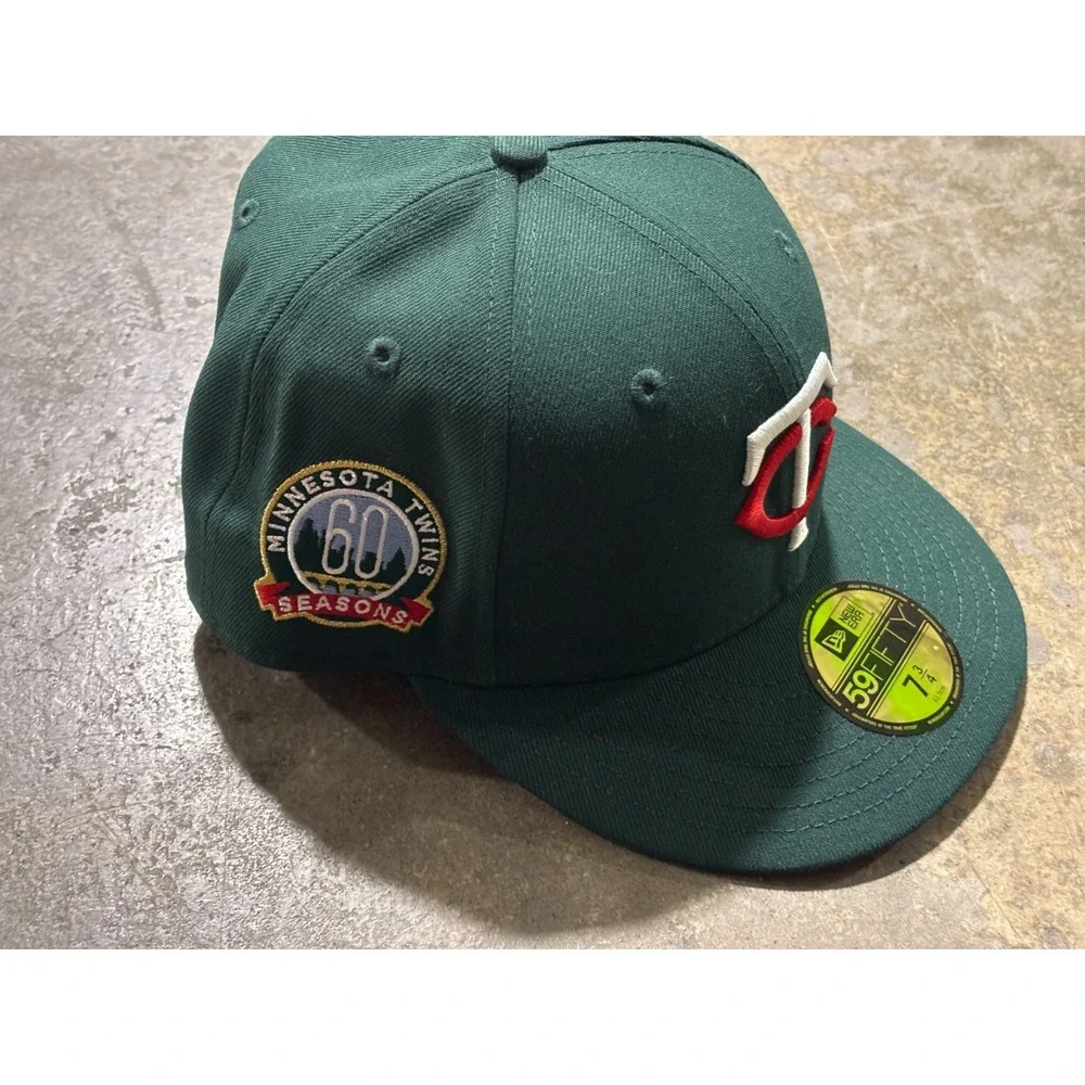 New  HTF Era 59FIFTY MN Twins Hat 7 3/4 Green Pink Under Brim 60 Seasons MLB